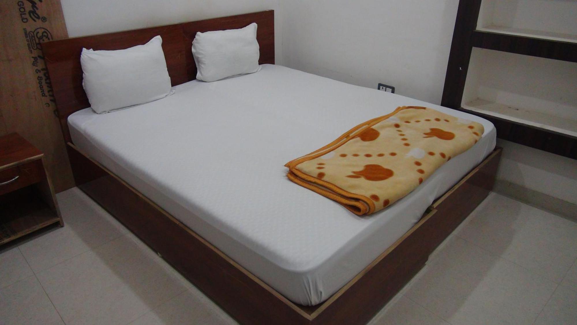 Khajuraho Hostel Екстериор снимка