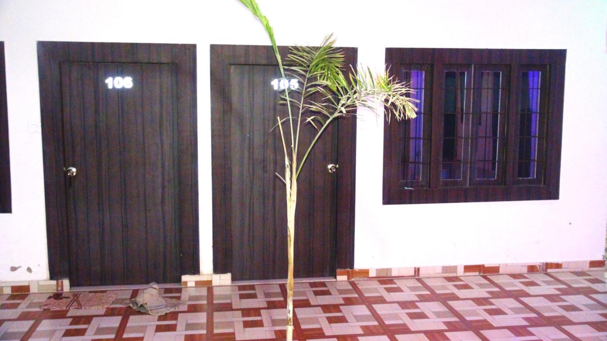 Khajuraho Hostel Екстериор снимка